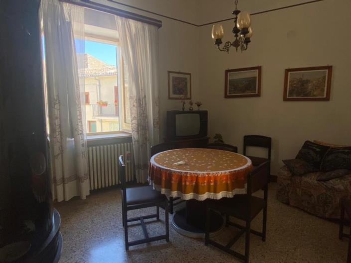 Image No.6-2 Bed Property for sale