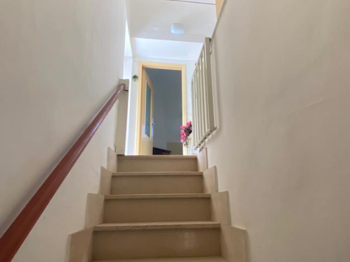 Image No.10-2 Bed Property for sale