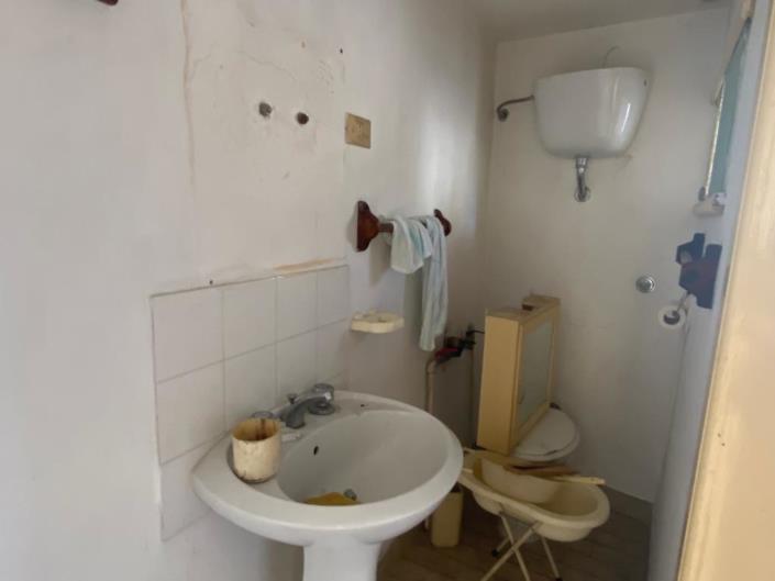 Image No.17-2 Bed Property for sale