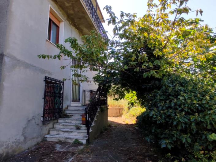 Image No.6-8 Bed Country Property for sale