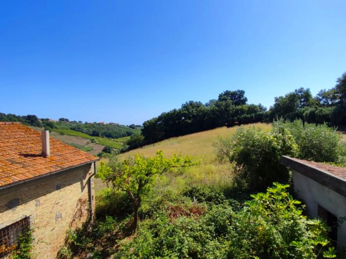 Image No.9-8 Bed Country Property for sale