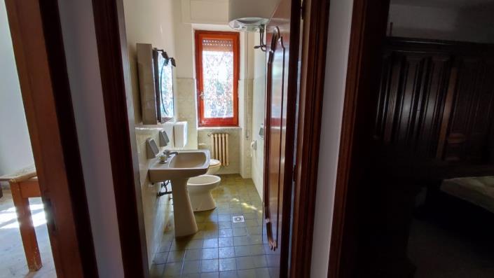 Image No.27-8 Bed Country Property for sale