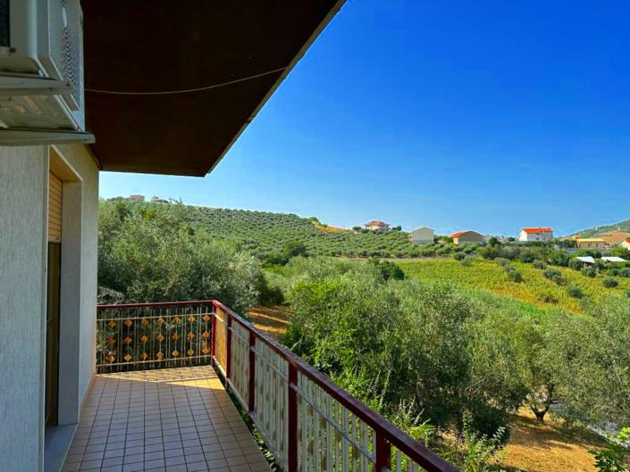 Image No.1-3 Bed Property for sale