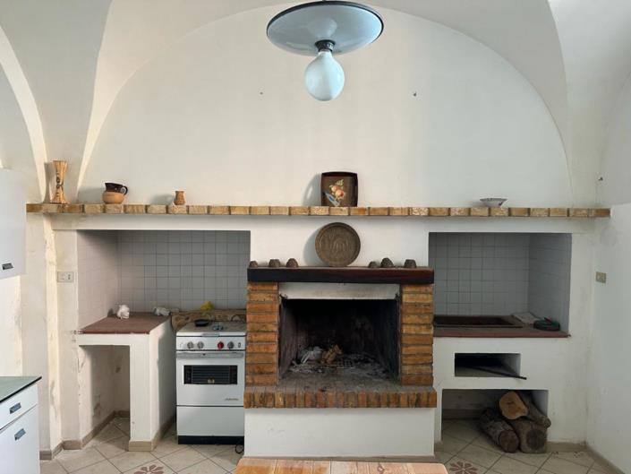 Image No.14-5 Bed Property for sale