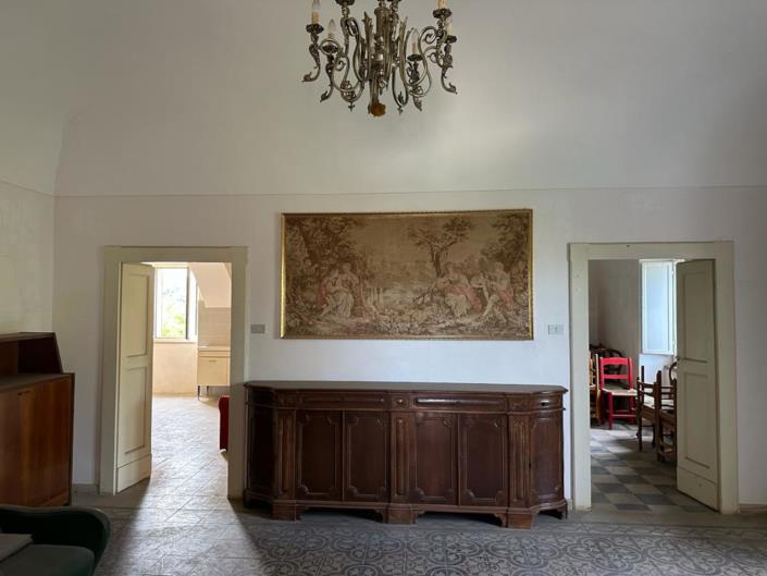 Image No.19-5 Bed Property for sale