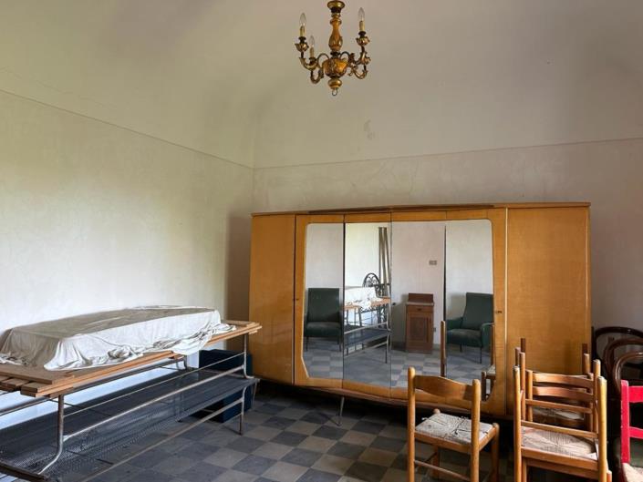 Image No.22-5 Bed Property for sale