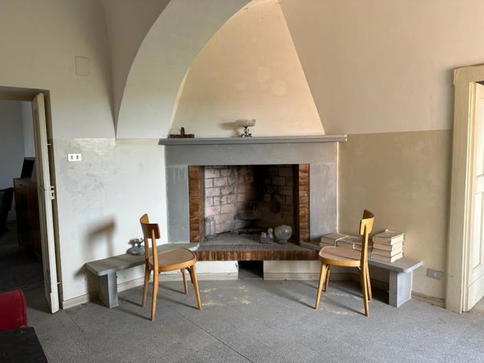 Image No.15-5 Bed Property for sale