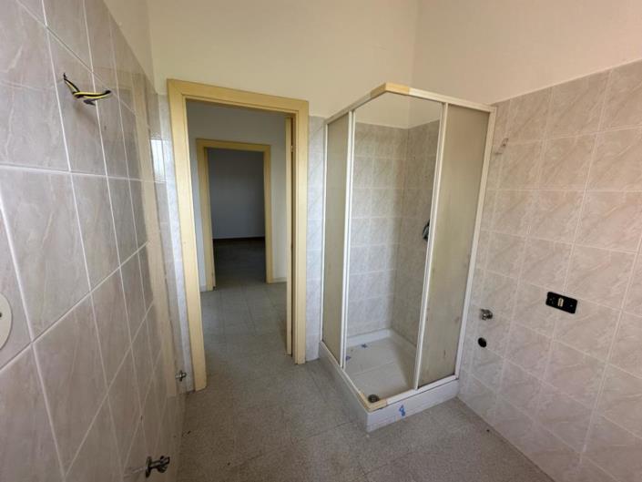 Image No.28-5 Bed Property for sale