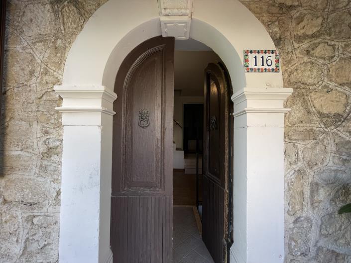 Image No.10-3 Bed House for sale