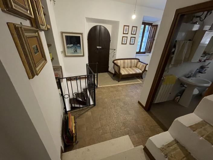 Image No.11-3 Bed House for sale