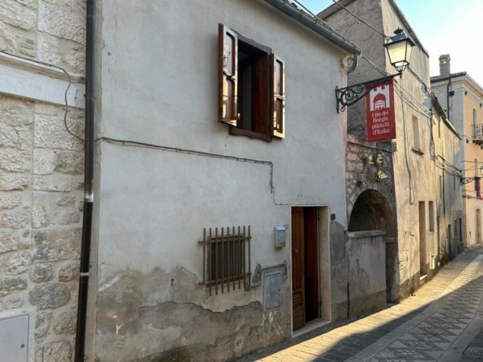 Image No.4-2 Bed House for sale