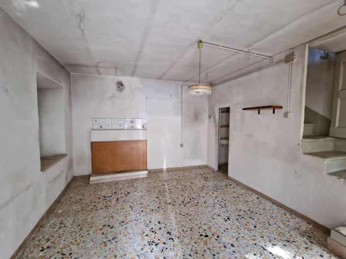 Image No.8-1 Bed House for sale