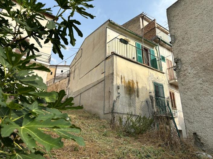 Image No.1-Maison de 1 chambre à vendre à Bussi sul Terino