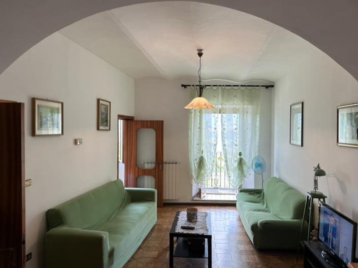 Image No.8-2 Bed House for sale