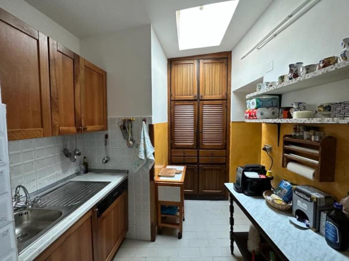 Image No.13-2 Bed House for sale