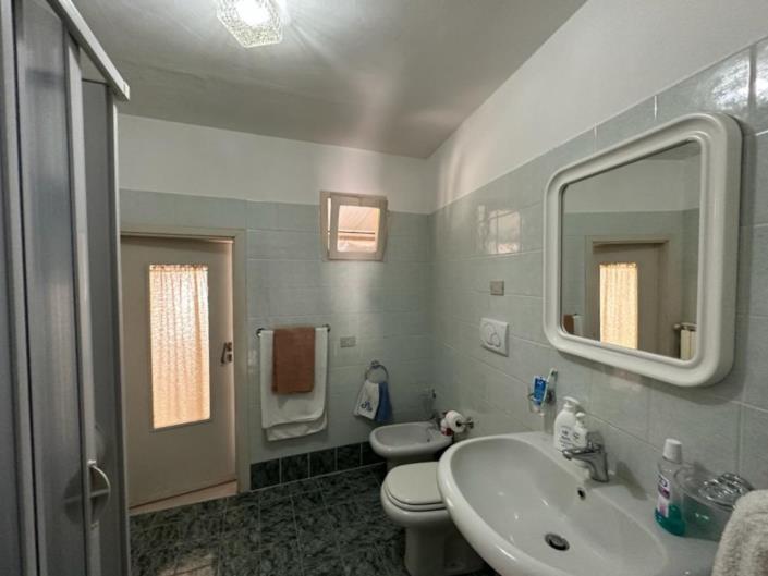 Image No.21-2 Bed House for sale