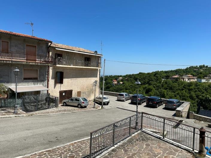 Image No.27-4 Bed House for sale