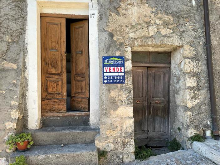 Image No.24-2 Bed House for sale