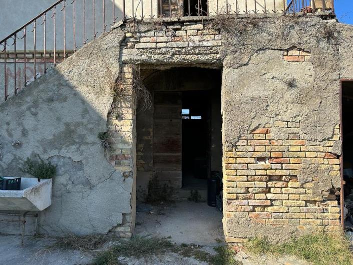 Image No.12-3 Bed Country House for sale