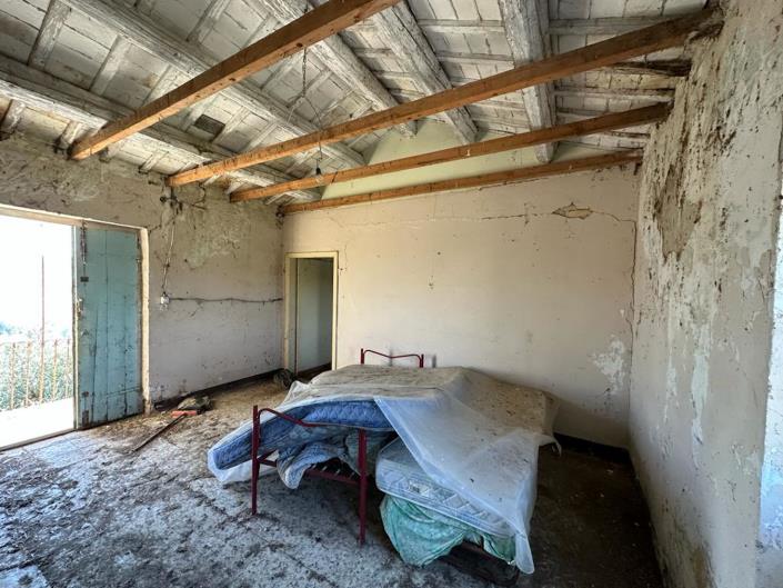 Image No.14-3 Bed Country House for sale