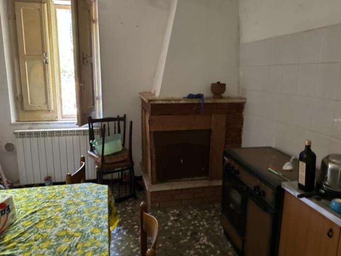 Image No.6-2 Bed House for sale