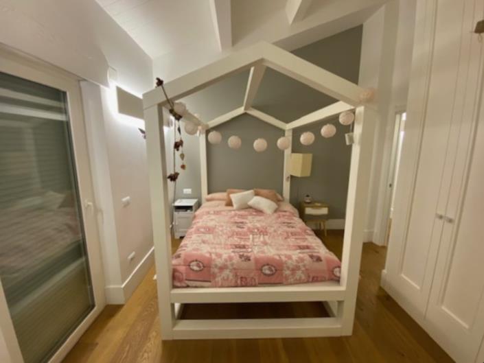 Image No.28-8 Bed Villa / Detached for sale