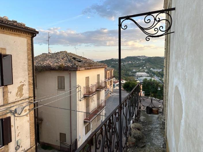 Image No.17-3 Bed House for sale