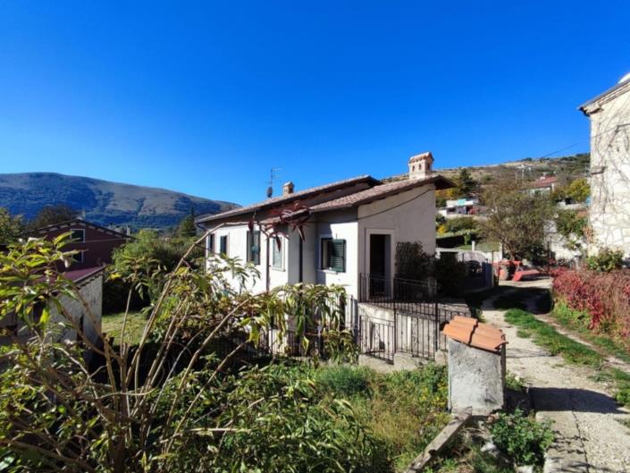 Image No.1-2 Bed House/Villa for sale