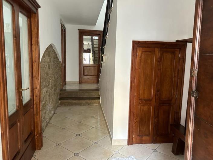 Image No.6-4 Bed House for sale