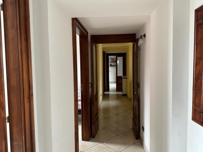 Image No.20-4 Bed House for sale