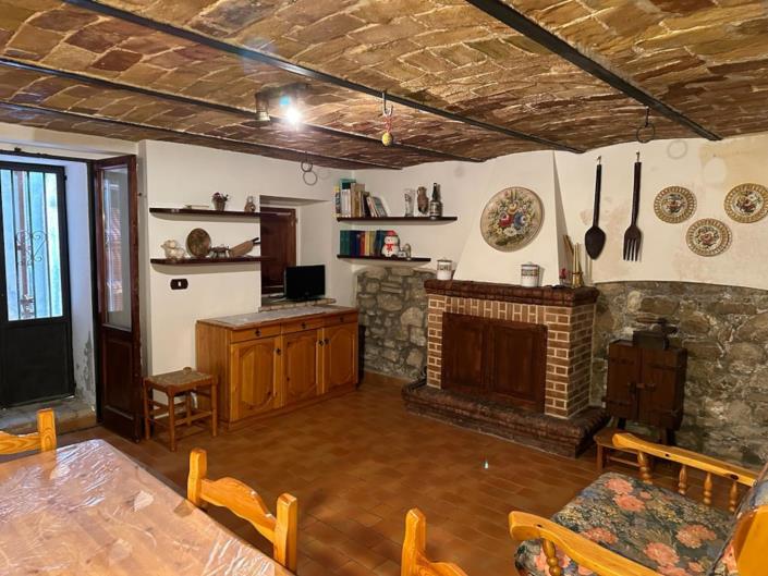 Image No.26-4 Bed House for sale