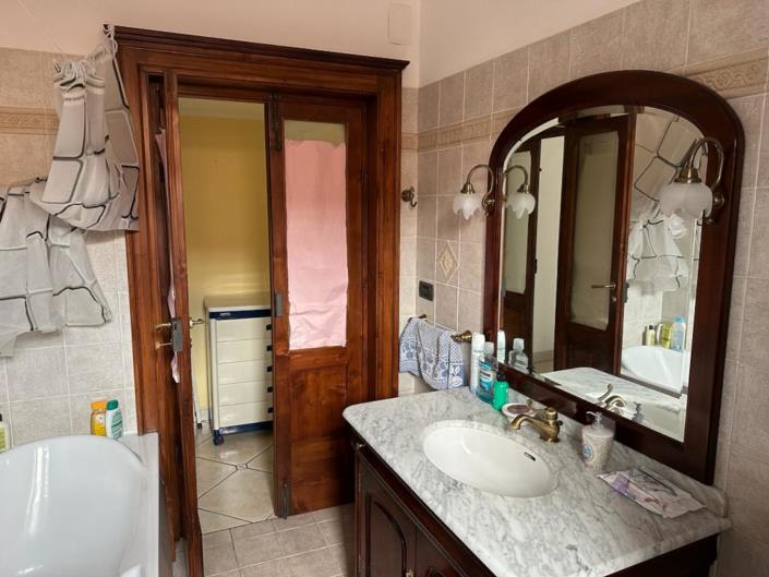 Image No.23-4 Bed House for sale