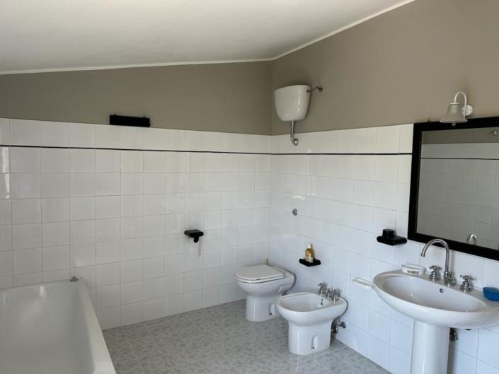 Image No.18-3 Bed House for sale