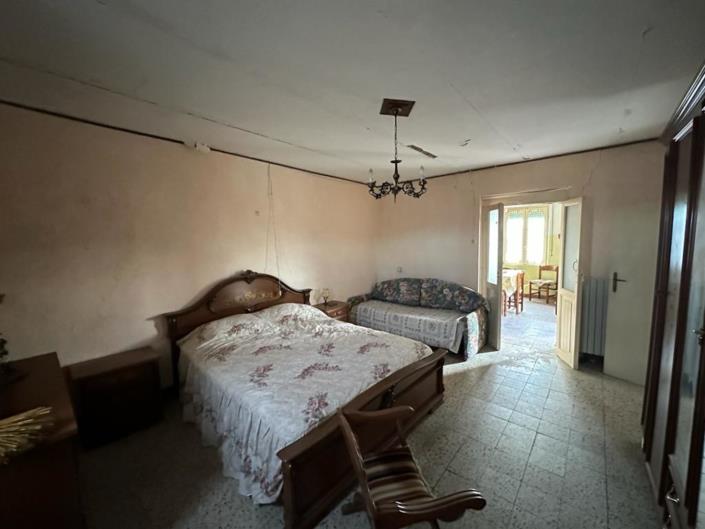 Image No.12-1 Bed House for sale