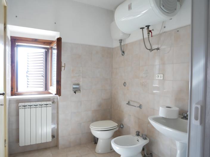 Image No.9-3 Bed House for sale