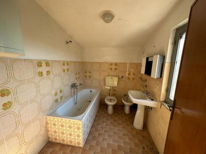 Image No.31-2 Bed Cottage for sale