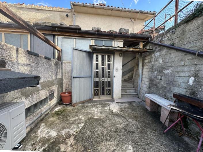 Image No.10-1 Bed Townhouse for sale