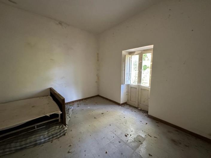 Image No.18-3 Bed Cottage for sale