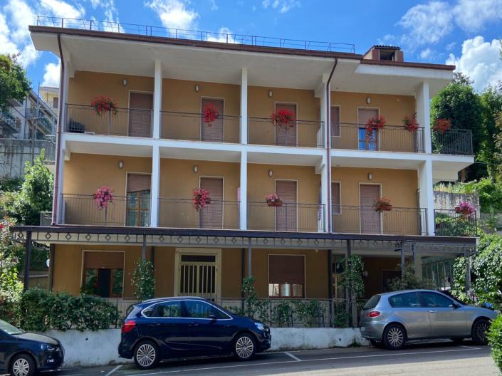 Image No.3-14 Bed Commercial for sale