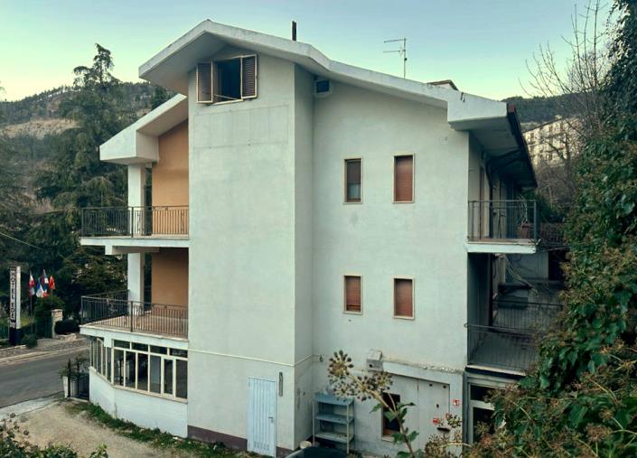 Image No.5-14 Bed Commercial for sale