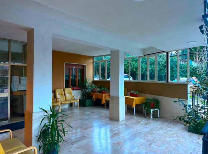 Image No.12-14 Bed Commercial for sale