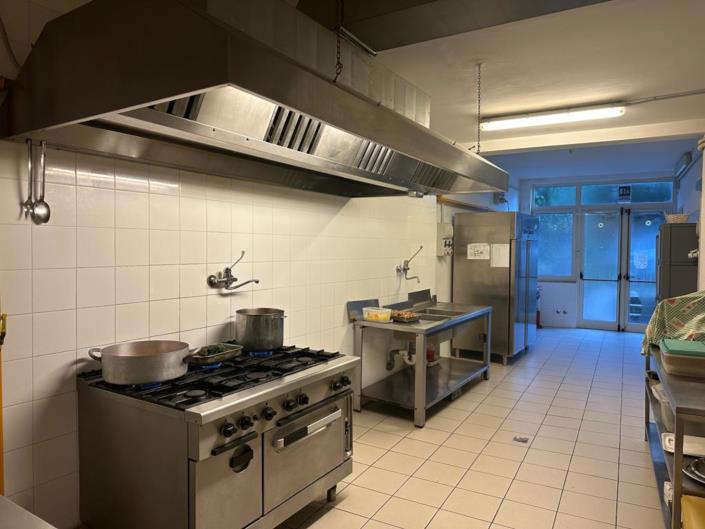 Image No.19-14 Bed Commercial for sale