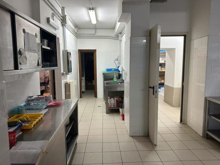 Image No.21-14 Bed Commercial for sale