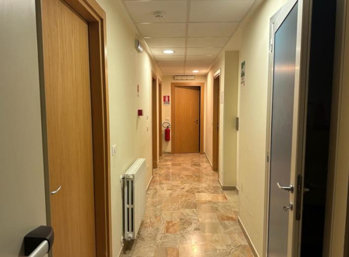 Image No.17-14 Bed Commercial for sale