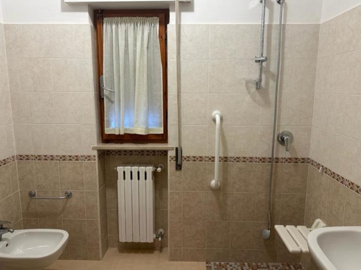 Image No.23-14 Bed Commercial for sale