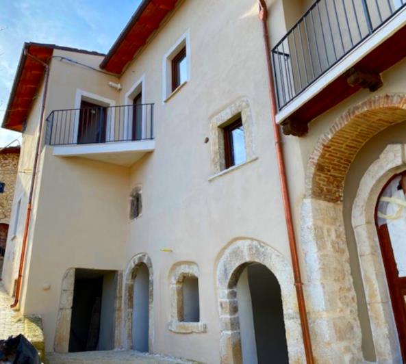 Image No.2-3 Bed Property for sale