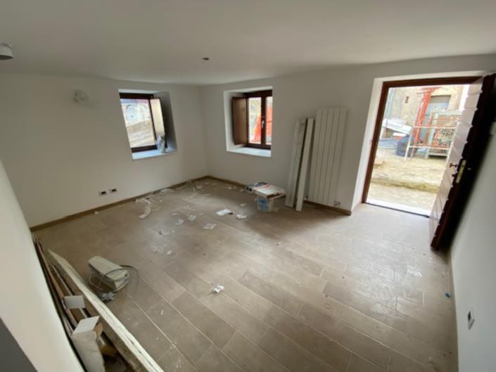 Image No.6-3 Bed Property for sale