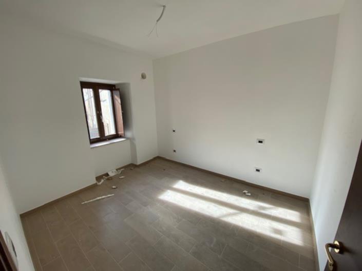 Image No.12-3 Bed Property for sale