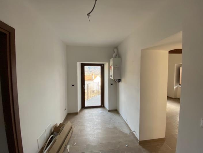 Image No.14-3 Bed Property for sale