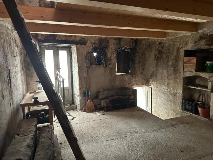 Image No.5-1 Bed House for sale